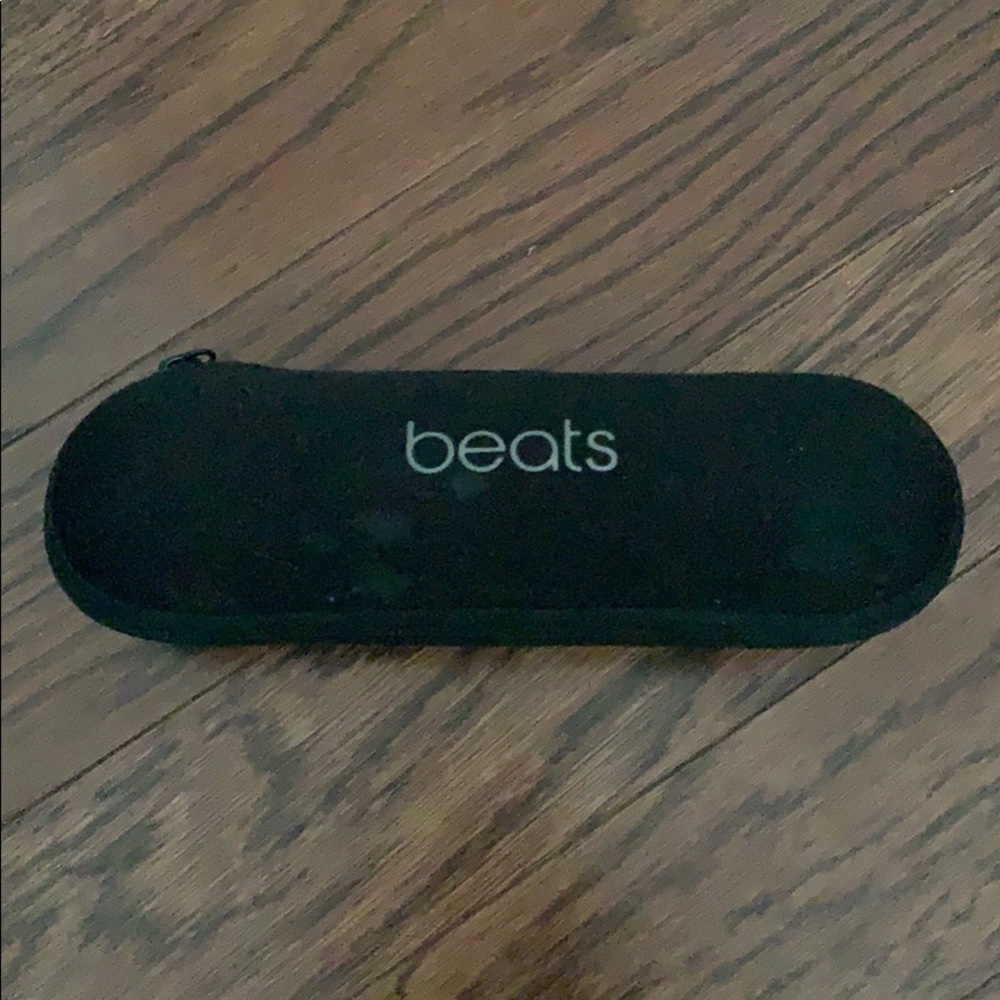 Beats Pill